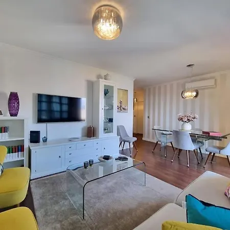 Kiara's Cantinho Do Mar - Sea View Apartment